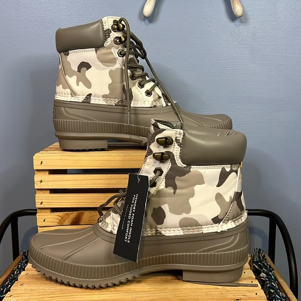 Tommy Hilfiger Winter Boots NWT Size 8